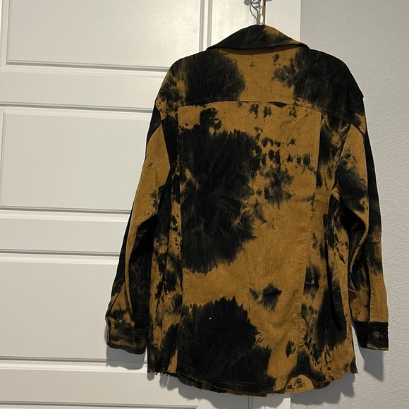 Shacket - Picture 3 of 3